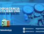 La herramienta más adecuada para hacer el vacío de los sistemas de refrigeración y aire acondicionado es una bomba de vacío, te platicamos más sobre ellas aquí&nbsp;👉